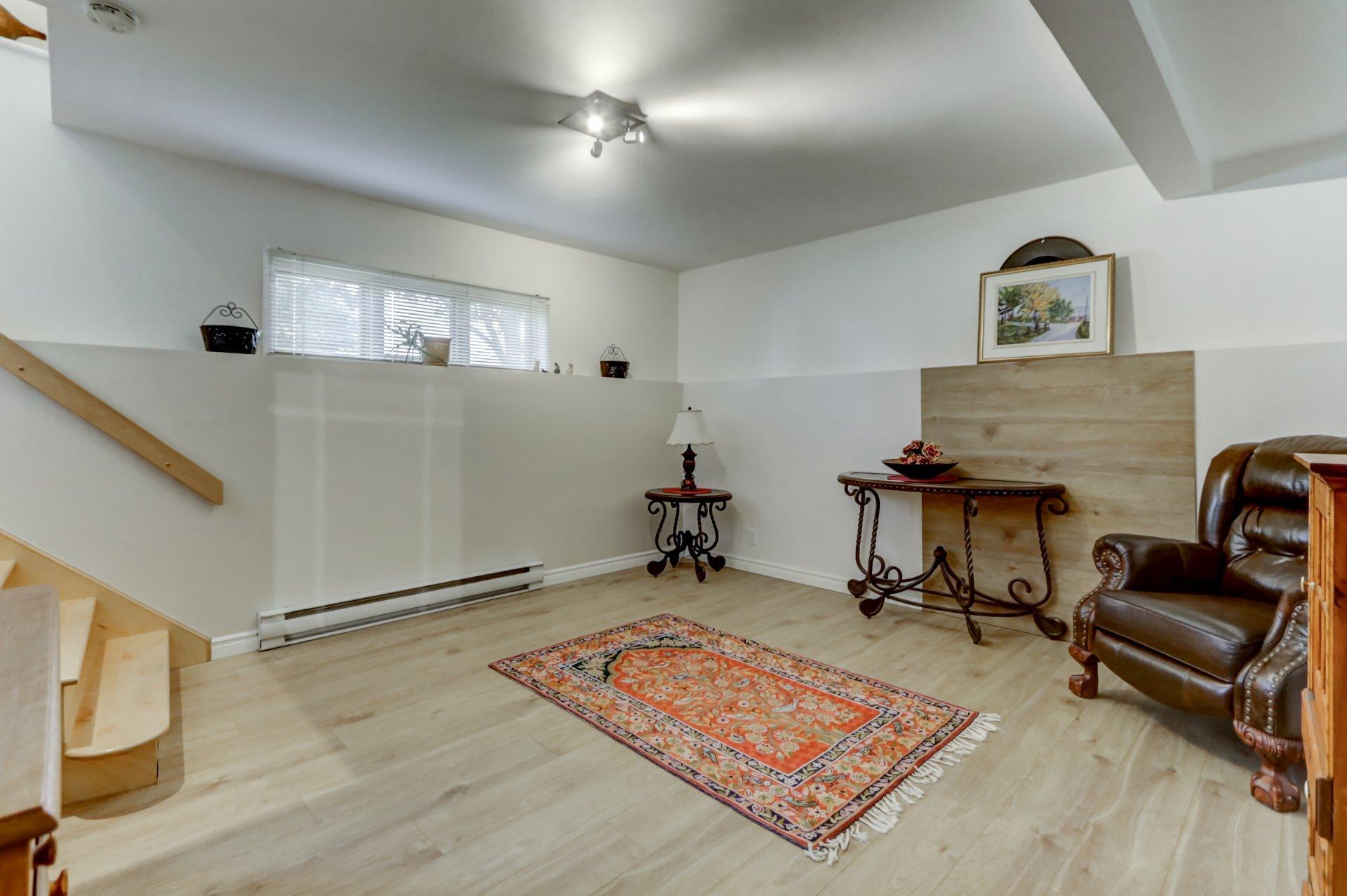 









1329


Boul. Maisonneuve

,
Saint-Jérôme,




QC
J5L1Y6

