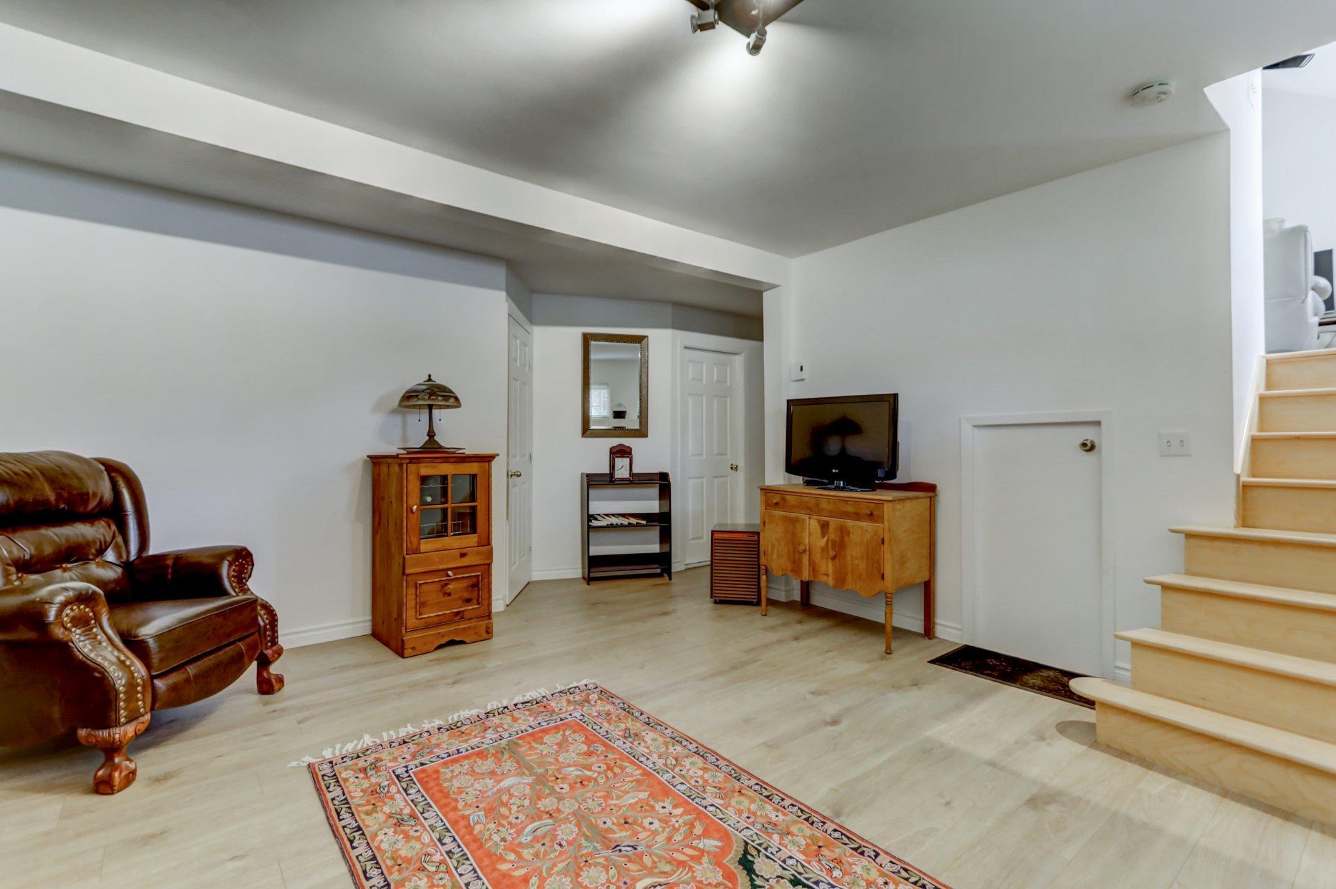 









1329


Boul. Maisonneuve

,
Saint-Jérôme,




QC
J5L1Y6

