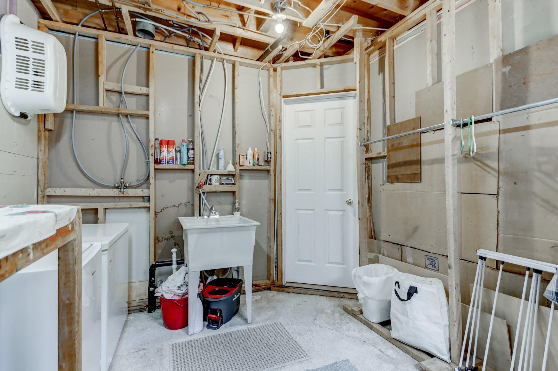 









1329


Boul. Maisonneuve

,
Saint-Jérôme,




QC
J5L1Y6

