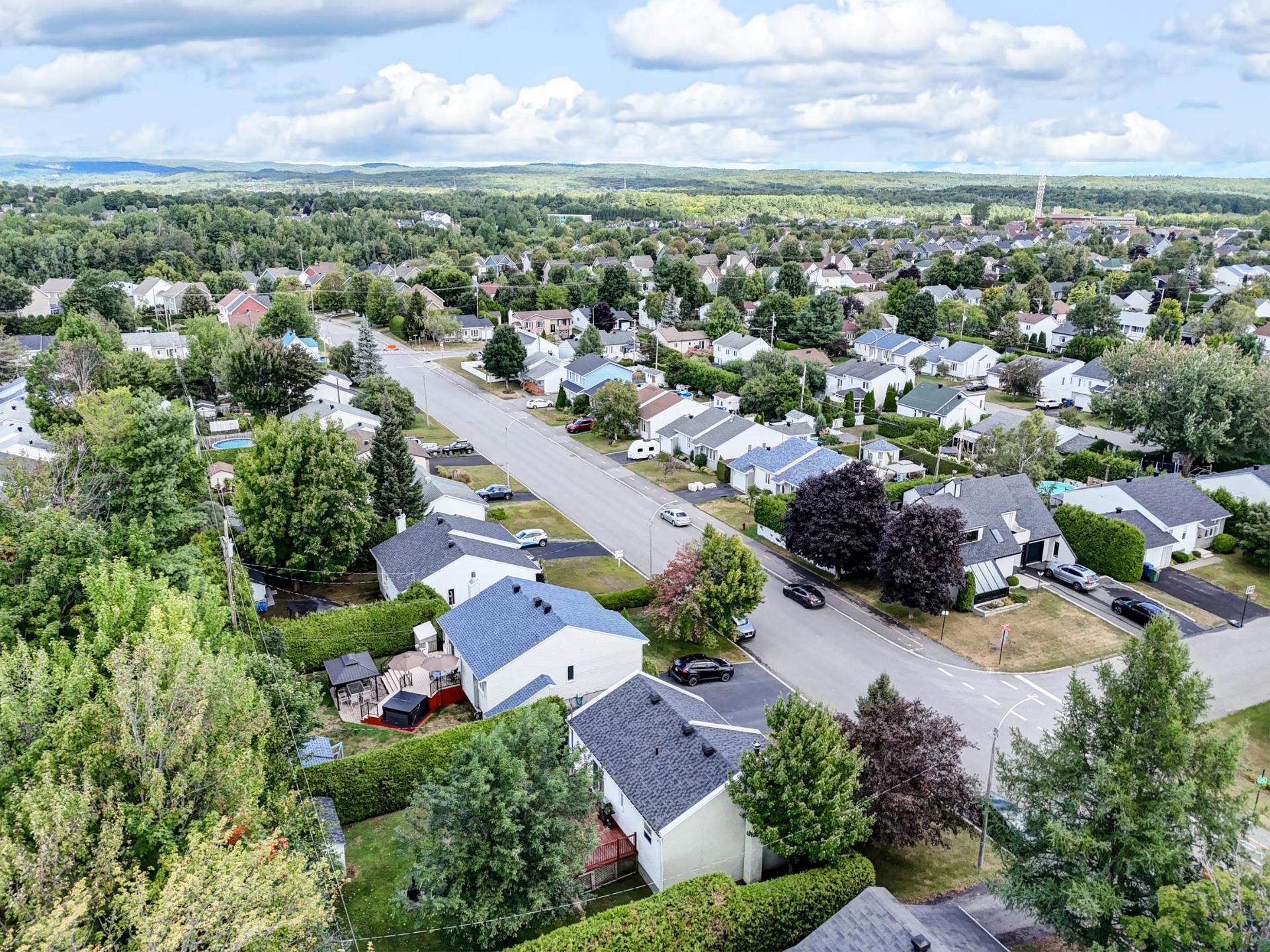 









1329


Boul. Maisonneuve

,
Saint-Jérôme,




QC
J5L1Y6


