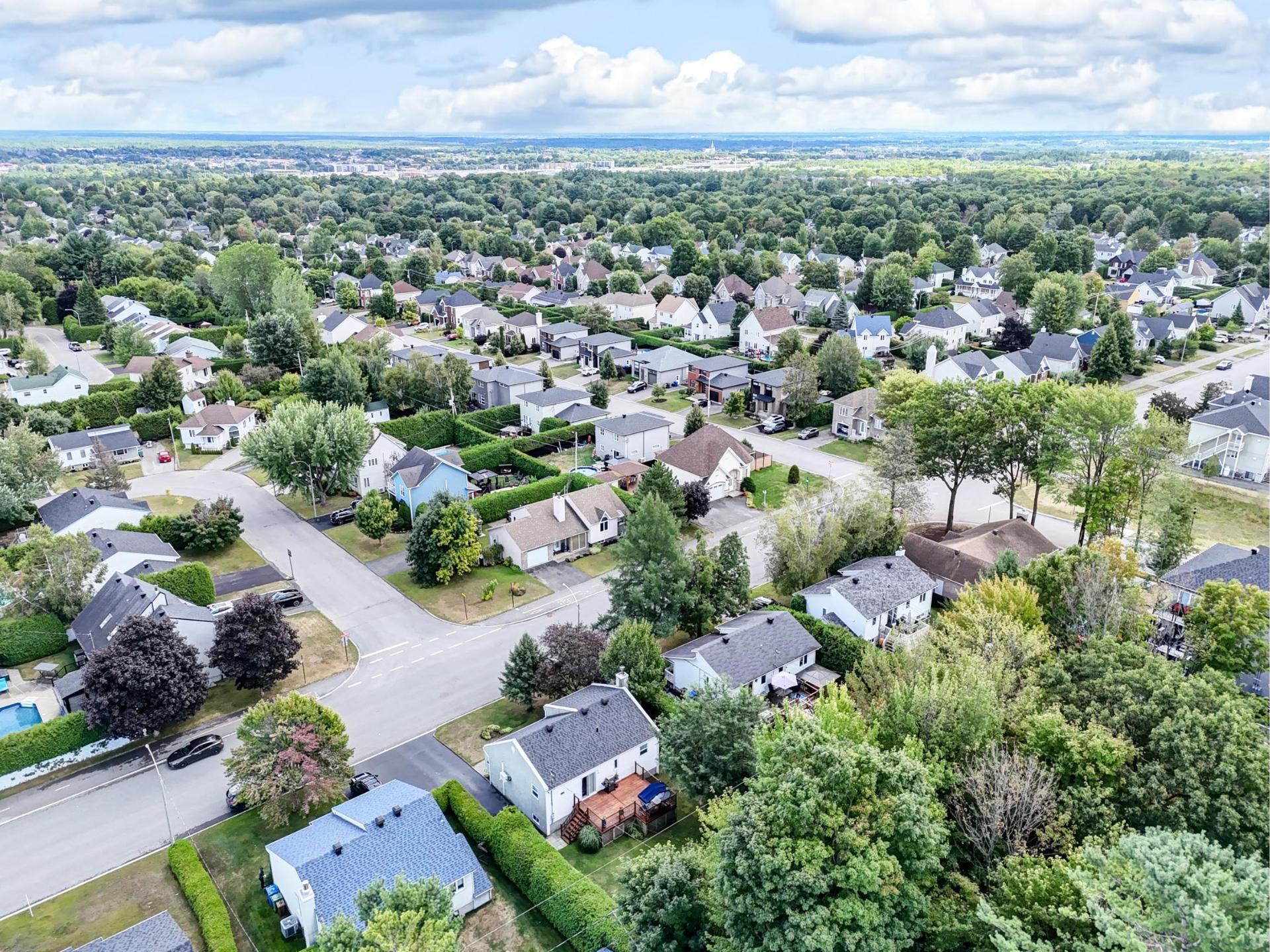 









1329


Boul. Maisonneuve

,
Saint-Jérôme,




QC
J5L1Y6

