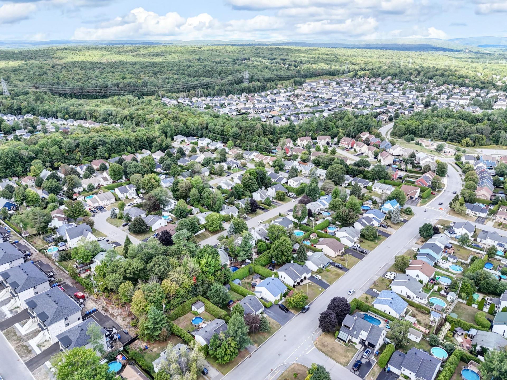 









1329


Boul. Maisonneuve

,
Saint-Jérôme,




QC
J5L1Y6

