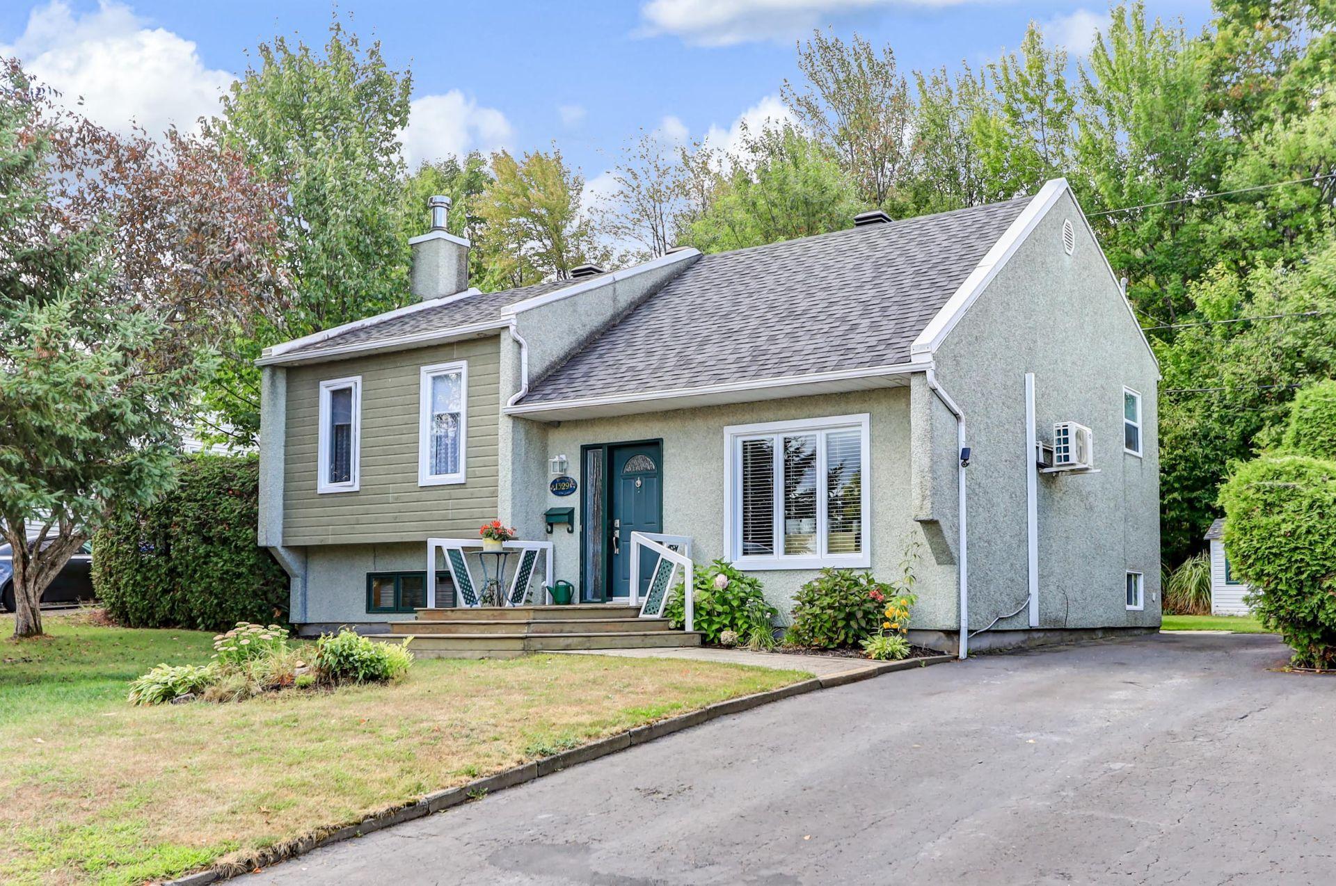 









1329


Boul. Maisonneuve

,
Saint-Jérôme,




QC
J5L1Y6

