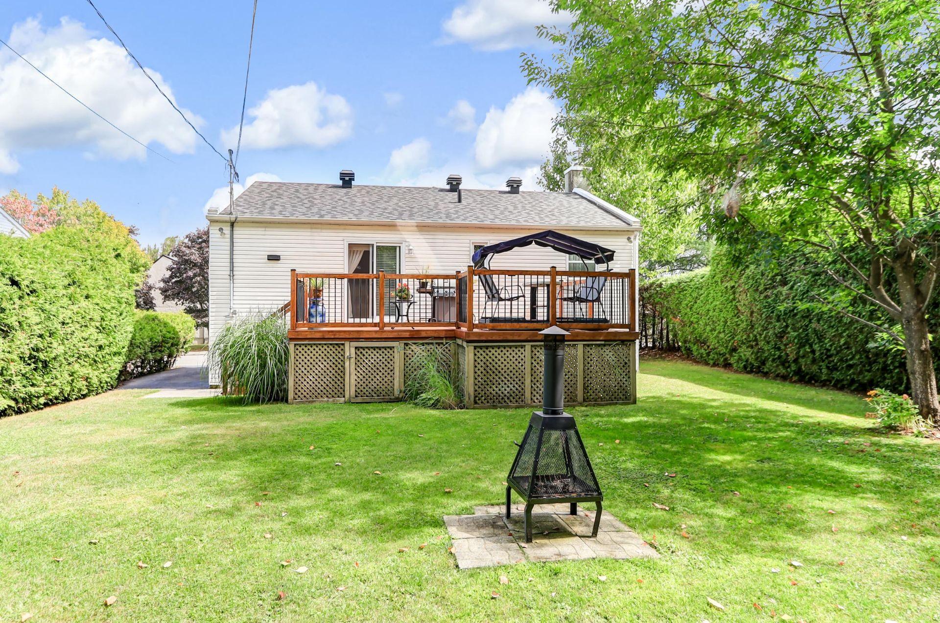 









1329


Boul. Maisonneuve

,
Saint-Jérôme,




QC
J5L1Y6

