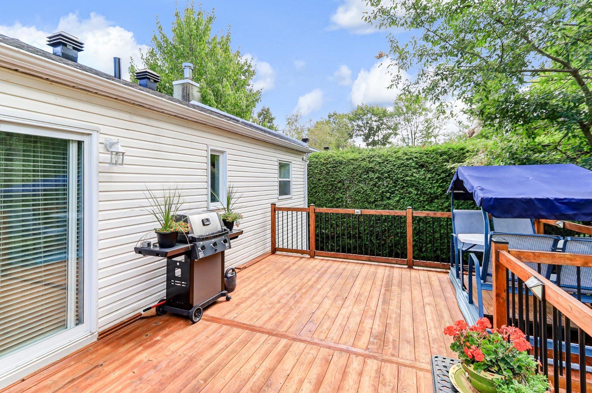 









1329


Boul. Maisonneuve

,
Saint-Jérôme,




QC
J5L1Y6

