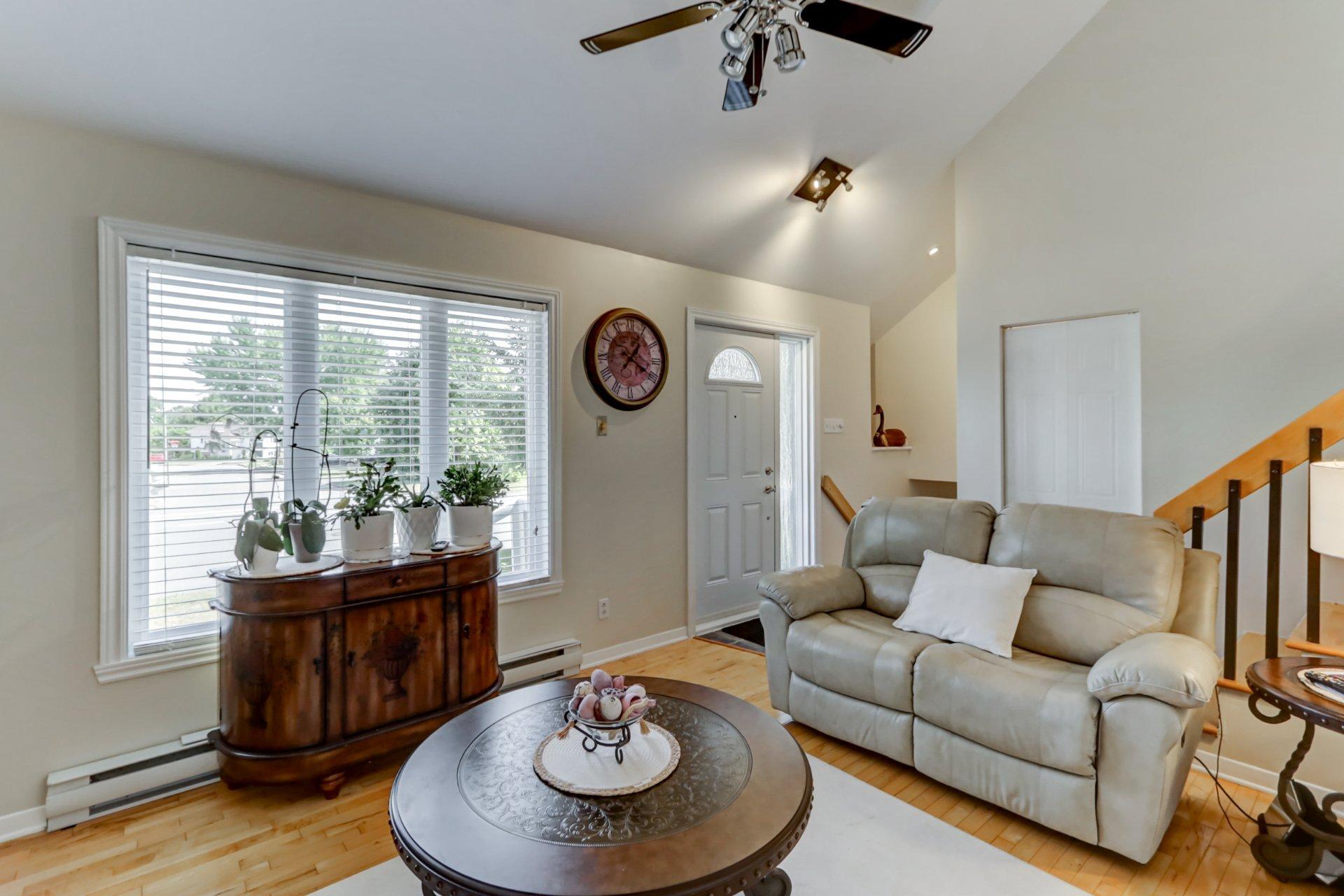 









1329


Boul. Maisonneuve

,
Saint-Jérôme,




QC
J5L1Y6

