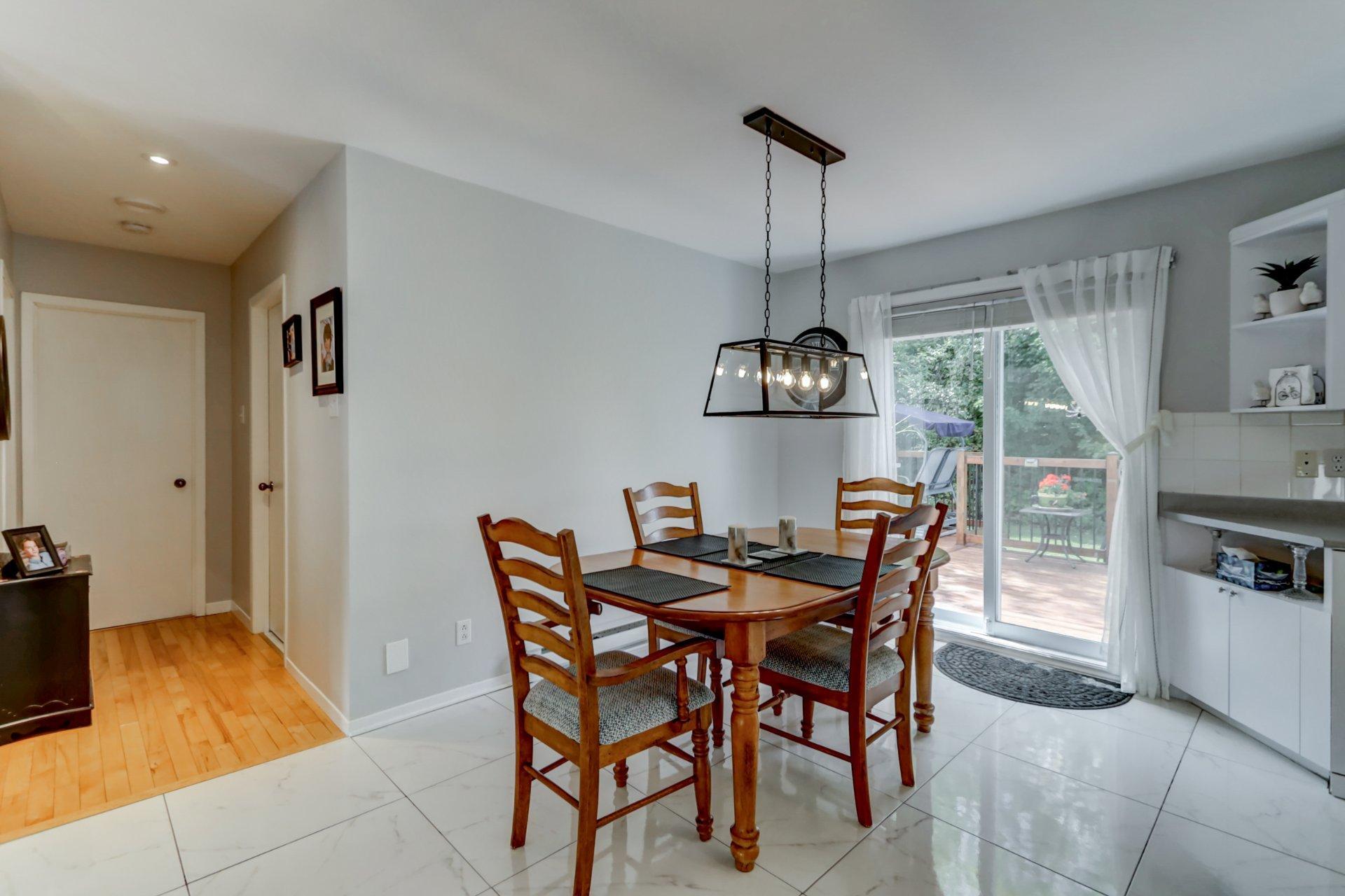 









1329


Boul. Maisonneuve

,
Saint-Jérôme,




QC
J5L1Y6

