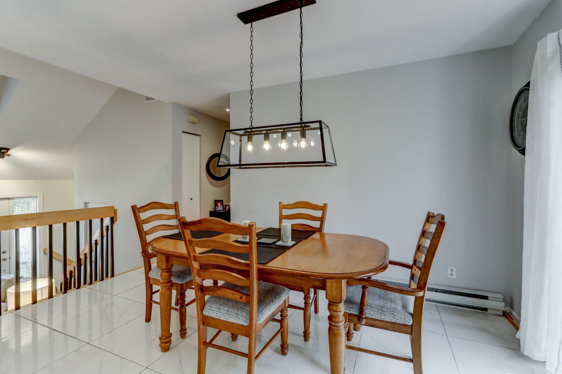 









1329


Boul. Maisonneuve

,
Saint-Jérôme,




QC
J5L1Y6

