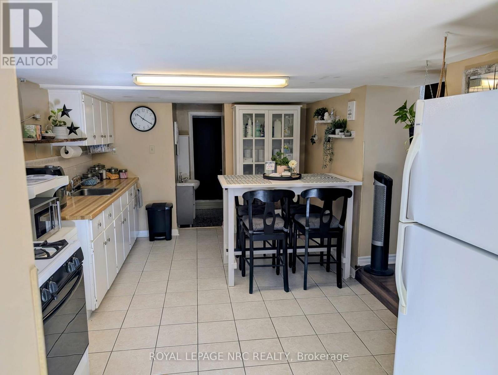 












4132 CHIPPAWA PARKWAY

,
Niagara Falls (Chippawa),




Ontario
L2G6E5

