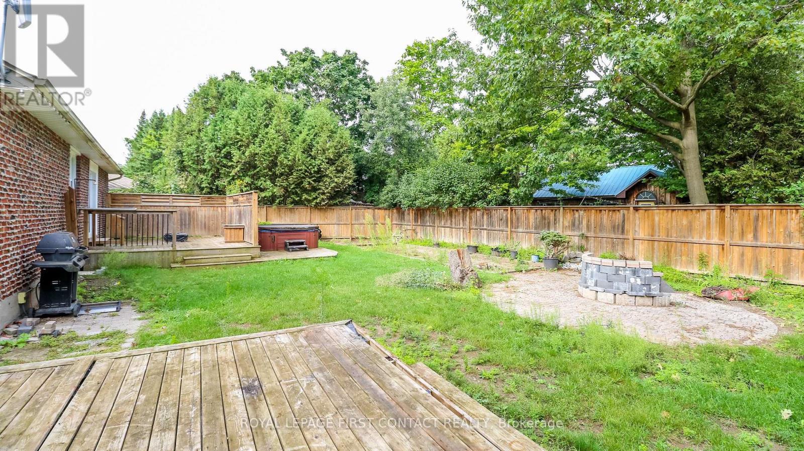 












18 CARBERRY STREET

,
Erin,




Ontario
N0B1T0

