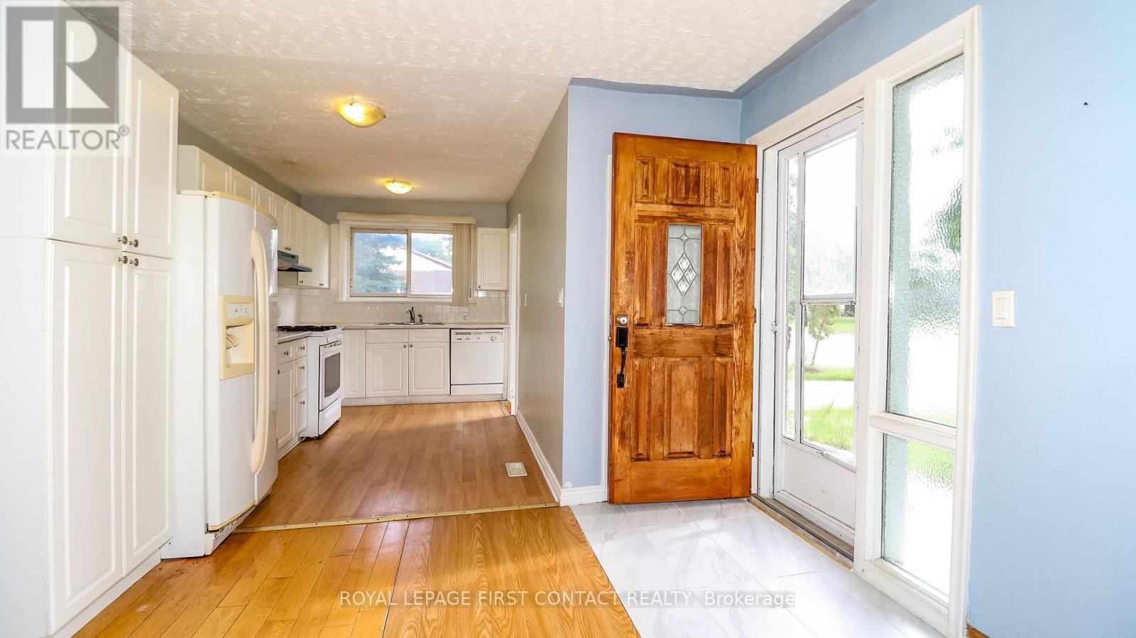 












18 CARBERRY STREET

,
Erin,




Ontario
N0B1T0

