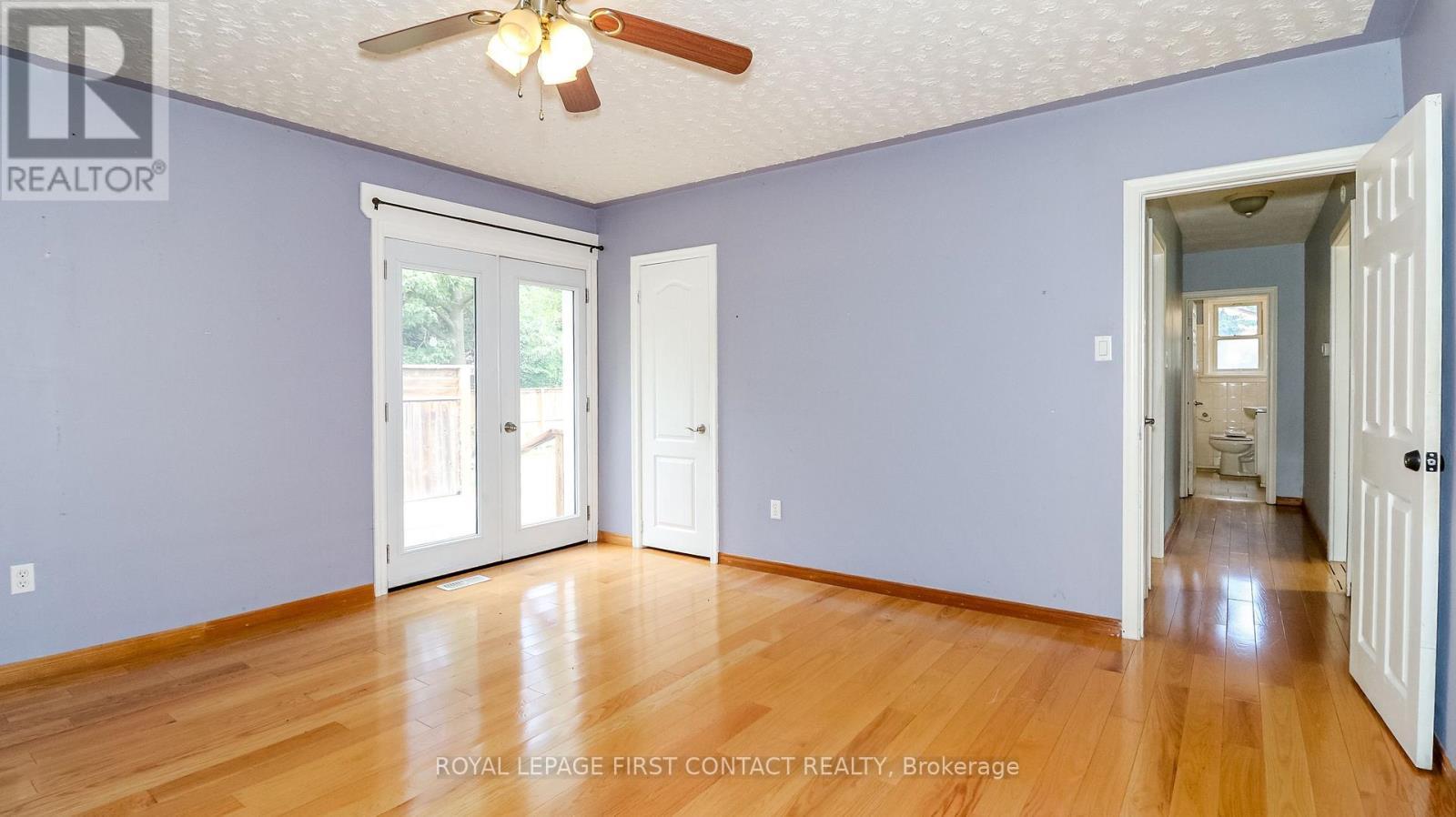 












18 CARBERRY STREET

,
Erin,




Ontario
N0B1T0

