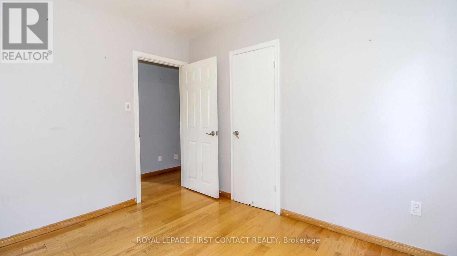 












18 CARBERRY STREET

,
Erin,




Ontario
N0B1T0

