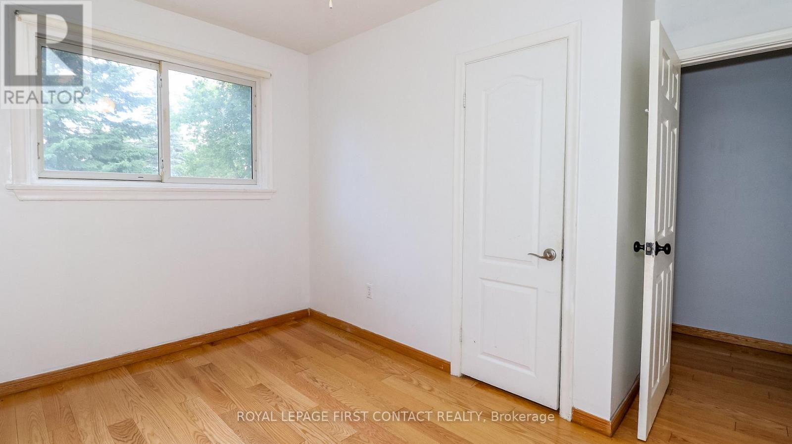 












18 CARBERRY STREET

,
Erin,




Ontario
N0B1T0

