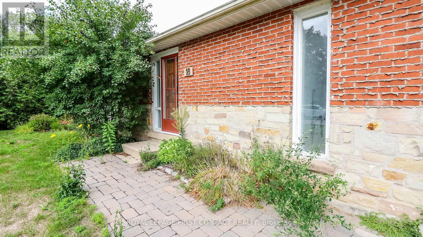 












18 CARBERRY STREET

,
Erin,




Ontario
N0B1T0

