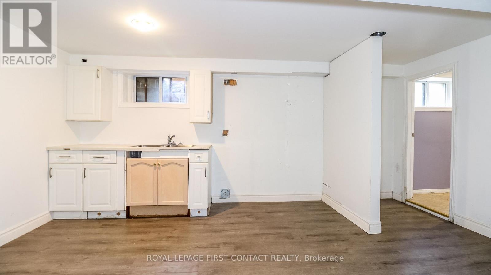 












18 CARBERRY STREET

,
Erin,




Ontario
N0B1T0

