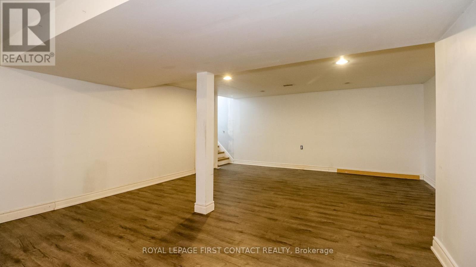 












18 CARBERRY STREET

,
Erin,




Ontario
N0B1T0

