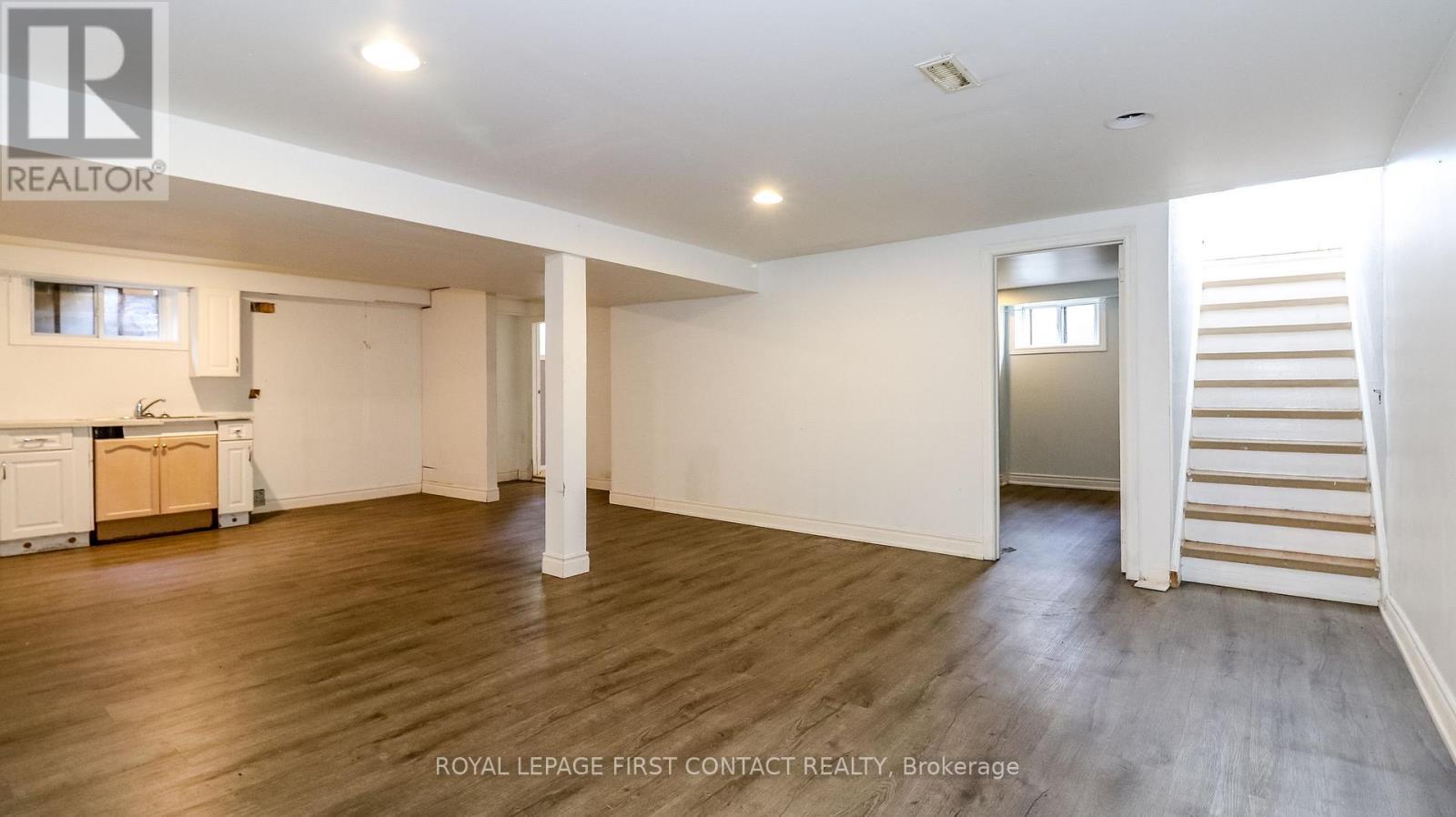 












18 CARBERRY STREET

,
Erin,




Ontario
N0B1T0

