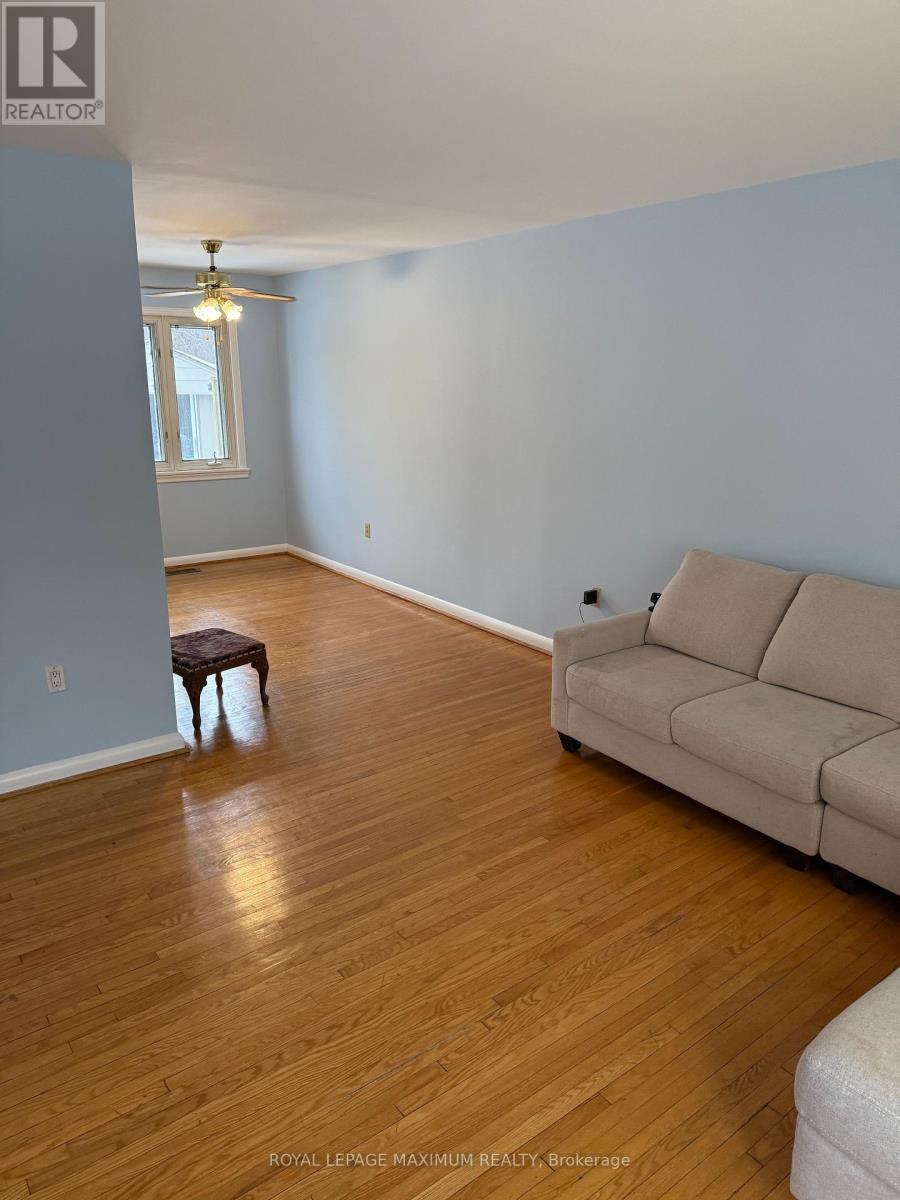 












UPPER - 5 LAWRENCE CRESCENT

,
Brampton,




Ontario
L6W2P2

