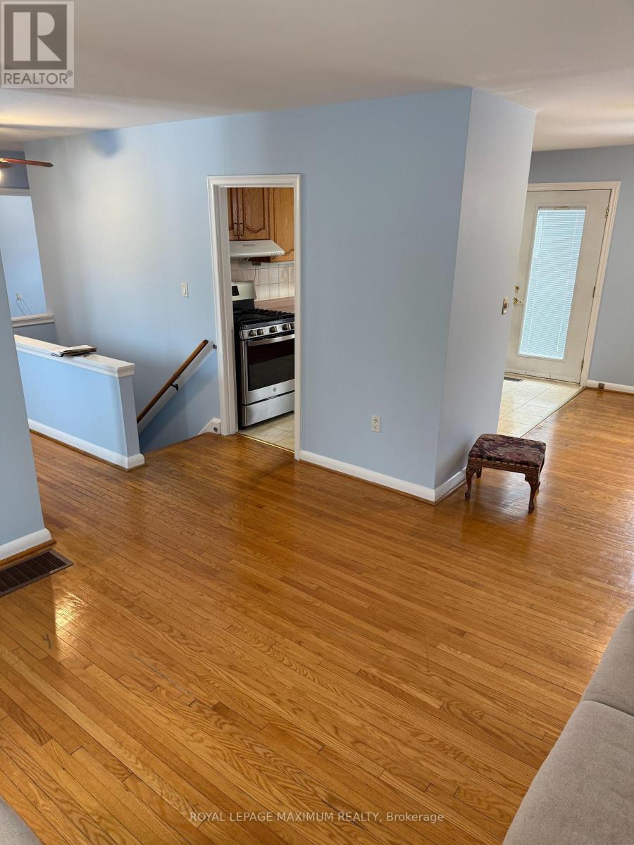 












UPPER - 5 LAWRENCE CRESCENT

,
Brampton,




Ontario
L6W2P2

