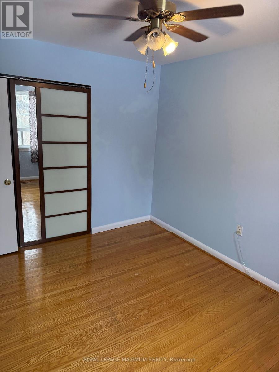 












UPPER - 5 LAWRENCE CRESCENT

,
Brampton,




Ontario
L6W2P2

