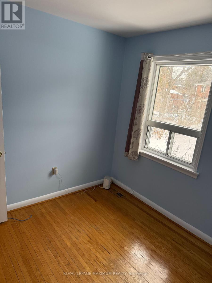 












UPPER - 5 LAWRENCE CRESCENT

,
Brampton,




Ontario
L6W2P2

