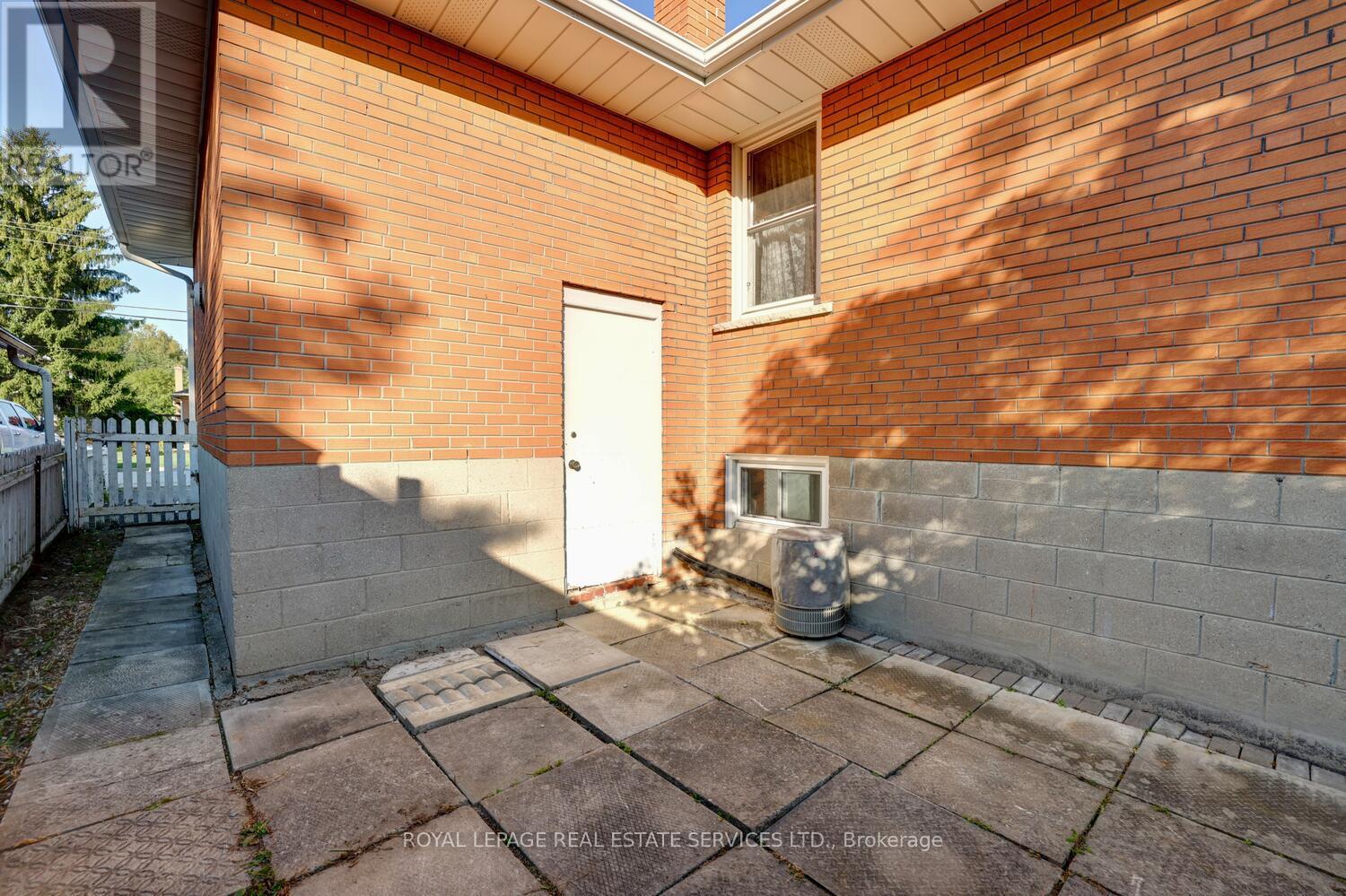 












1320 NORTHMOUNT AVENUE

,
Mississauga,




Ontario
L5E1Y5

