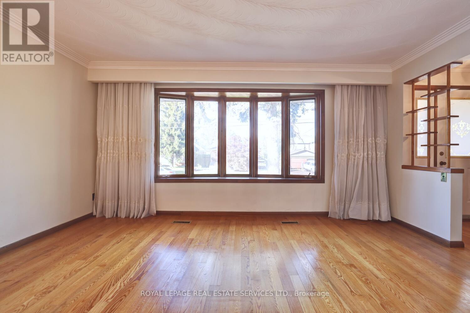 












1320 NORTHMOUNT AVENUE

,
Mississauga,




Ontario
L5E1Y5

