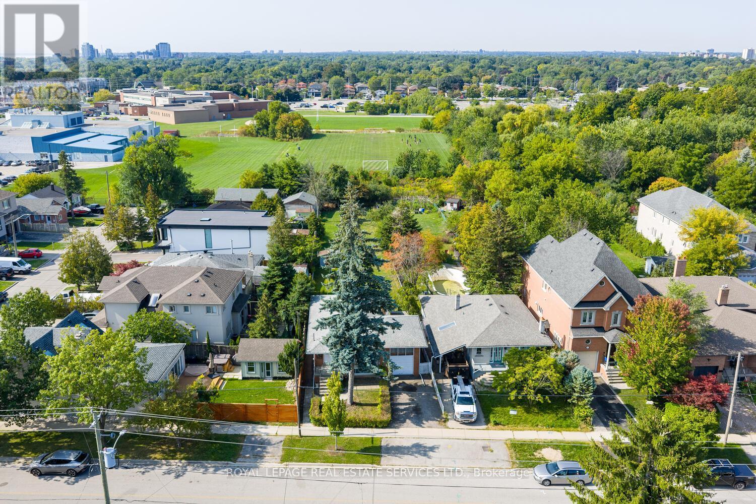 












1320 NORTHMOUNT AVENUE

,
Mississauga,




Ontario
L5E1Y5

