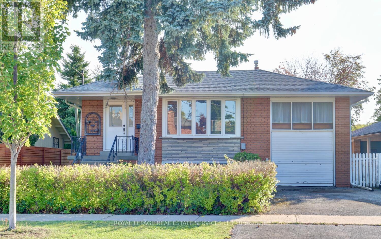 












1320 NORTHMOUNT AVENUE

,
Mississauga,




Ontario
L5E1Y5

