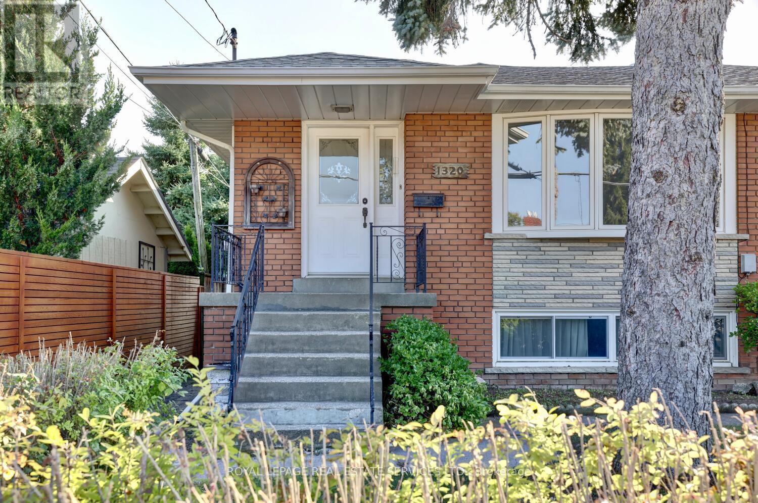 












1320 NORTHMOUNT AVENUE

,
Mississauga,




Ontario
L5E1Y5

