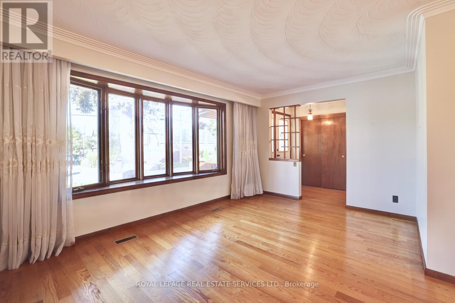 












1320 NORTHMOUNT AVENUE

,
Mississauga,




Ontario
L5E1Y5

