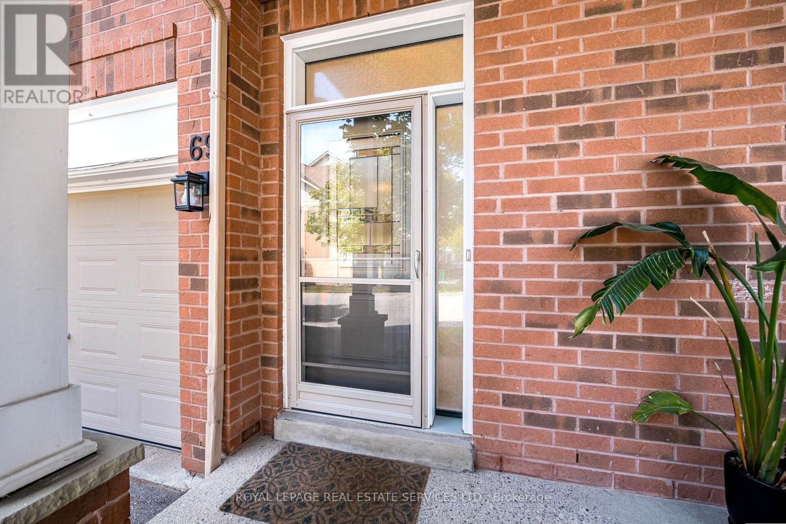 












69 - 1588 SOUTH PARADE COURT

,
Mississauga,




Ontario
L5M6E7

