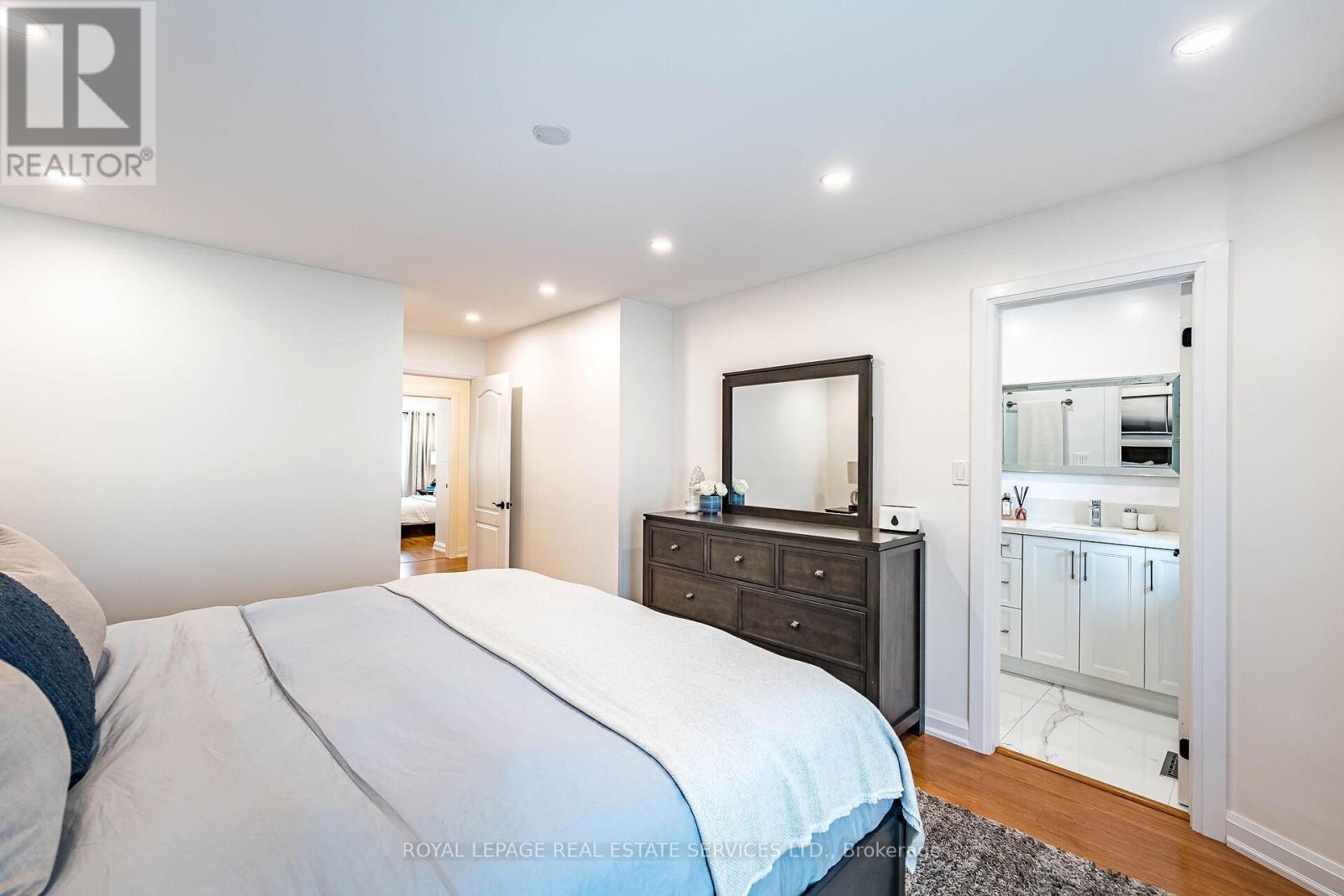












69 - 1588 SOUTH PARADE COURT

,
Mississauga,




Ontario
L5M6E7

