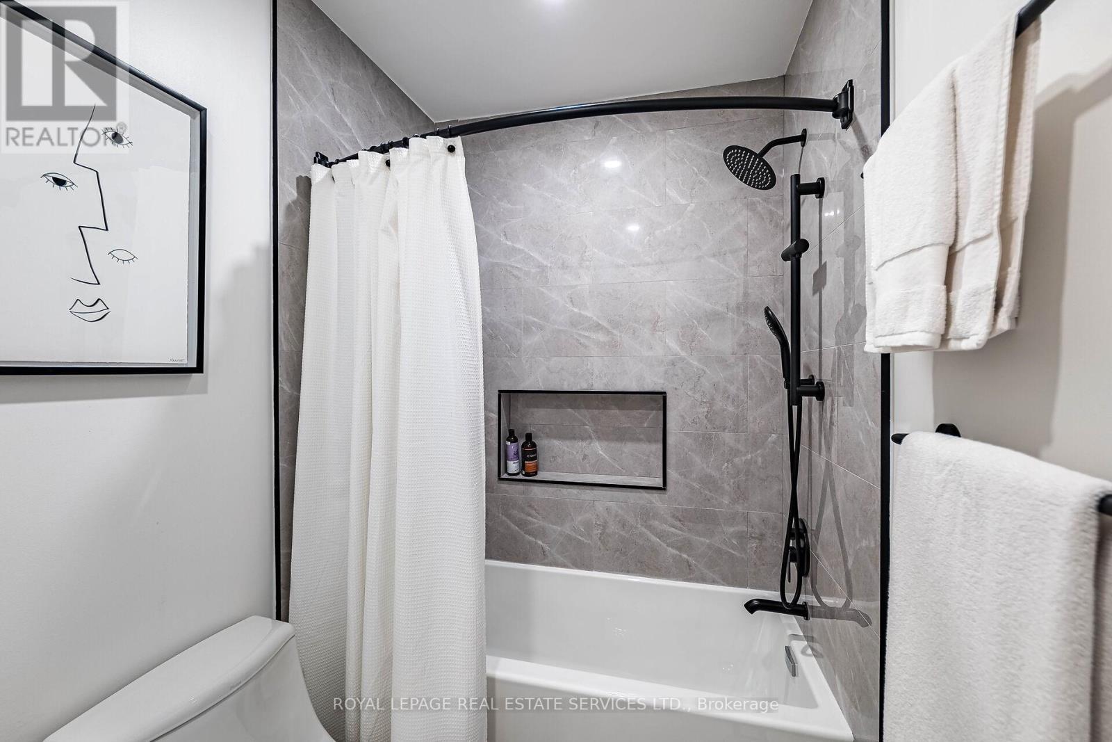 












69 - 1588 SOUTH PARADE COURT

,
Mississauga,




Ontario
L5M6E7

