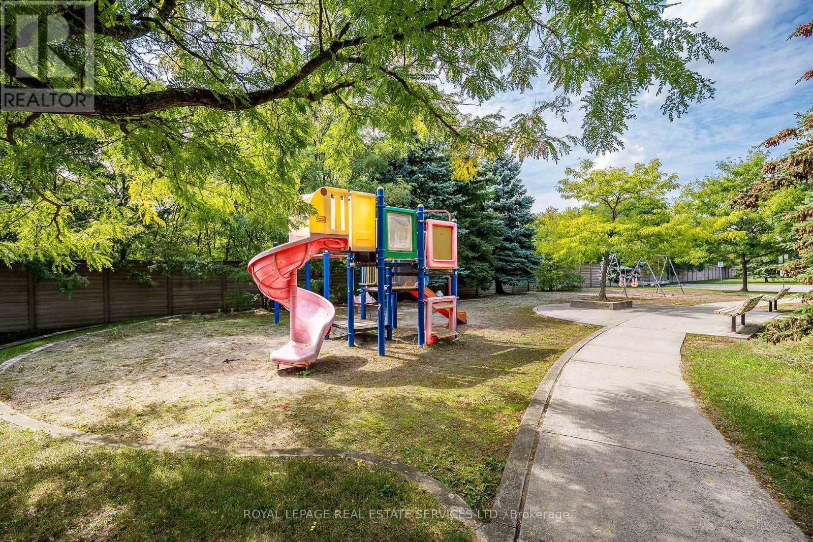 












69 - 1588 SOUTH PARADE COURT

,
Mississauga,




Ontario
L5M6E7

