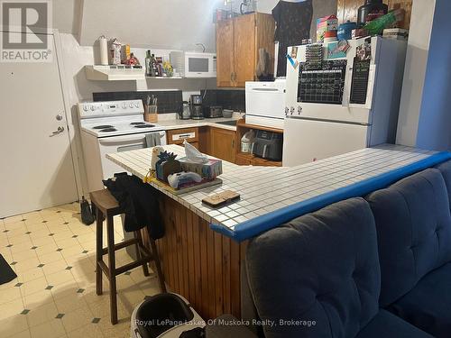 Full Kitchen in Larger Apartment