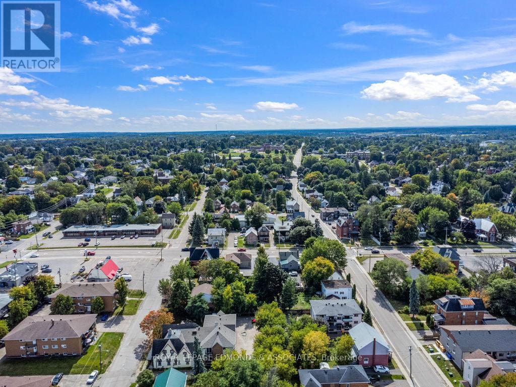 












381 SUPPLE STREET

,
Pembroke,




Ontario
K8A3H7

