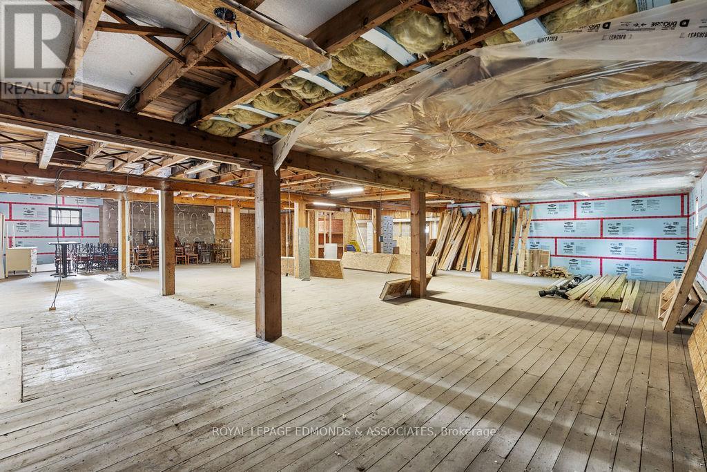 












381 SUPPLE STREET

,
Pembroke,




Ontario
K8A3H7

