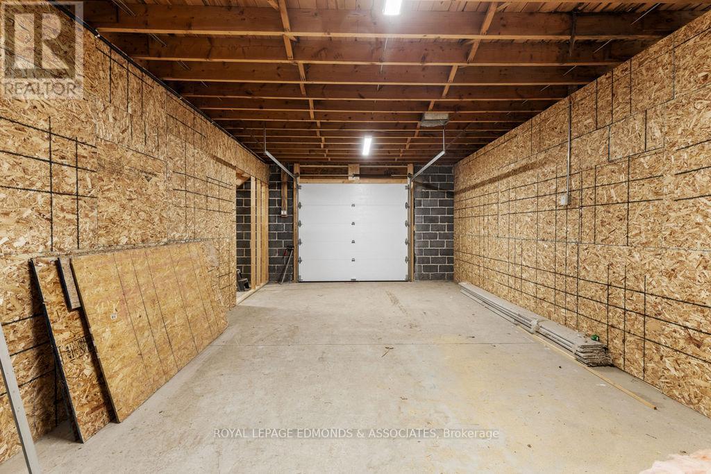 












381 SUPPLE STREET

,
Pembroke,




Ontario
K8A3H7

