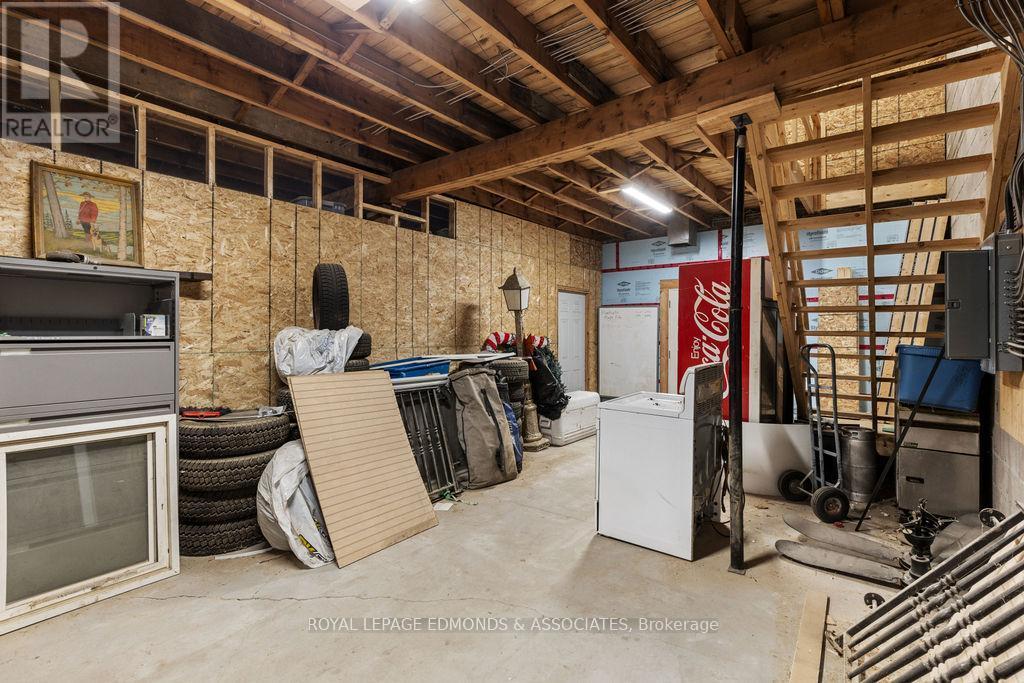 












381 SUPPLE STREET

,
Pembroke,




Ontario
K8A3H7

