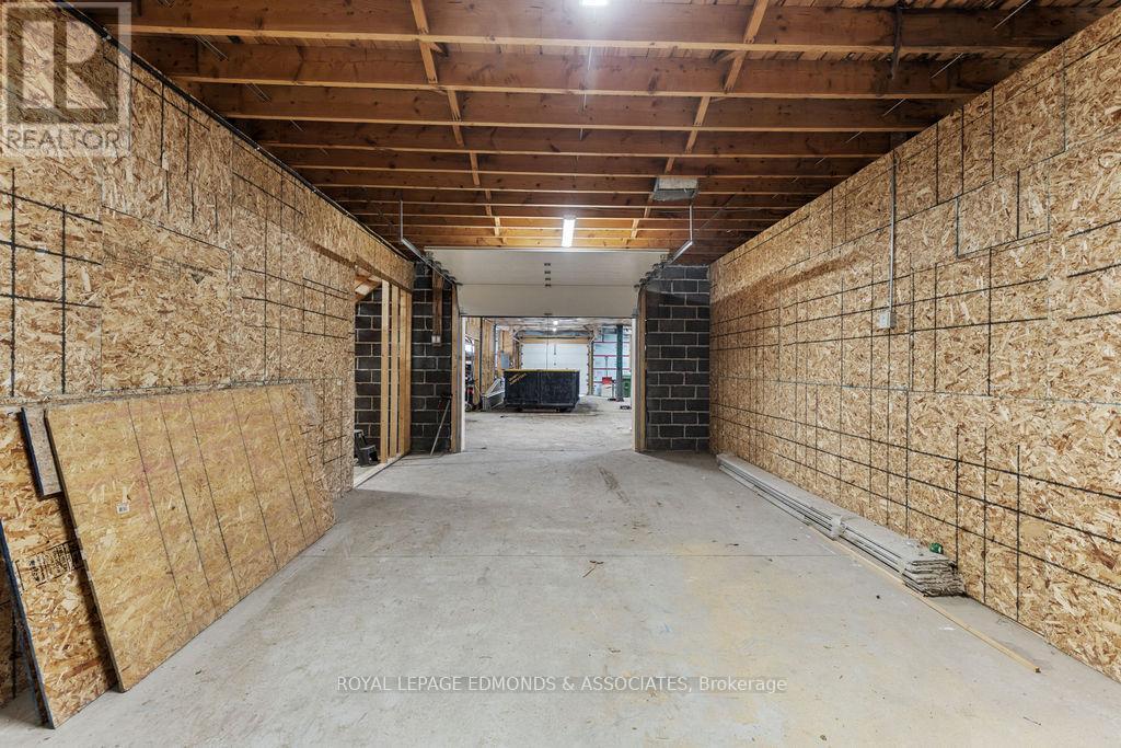 












381 SUPPLE STREET

,
Pembroke,




Ontario
K8A3H7

