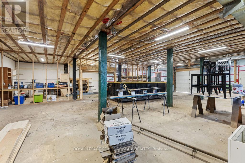 












381 SUPPLE STREET

,
Pembroke,




Ontario
K8A3H7

