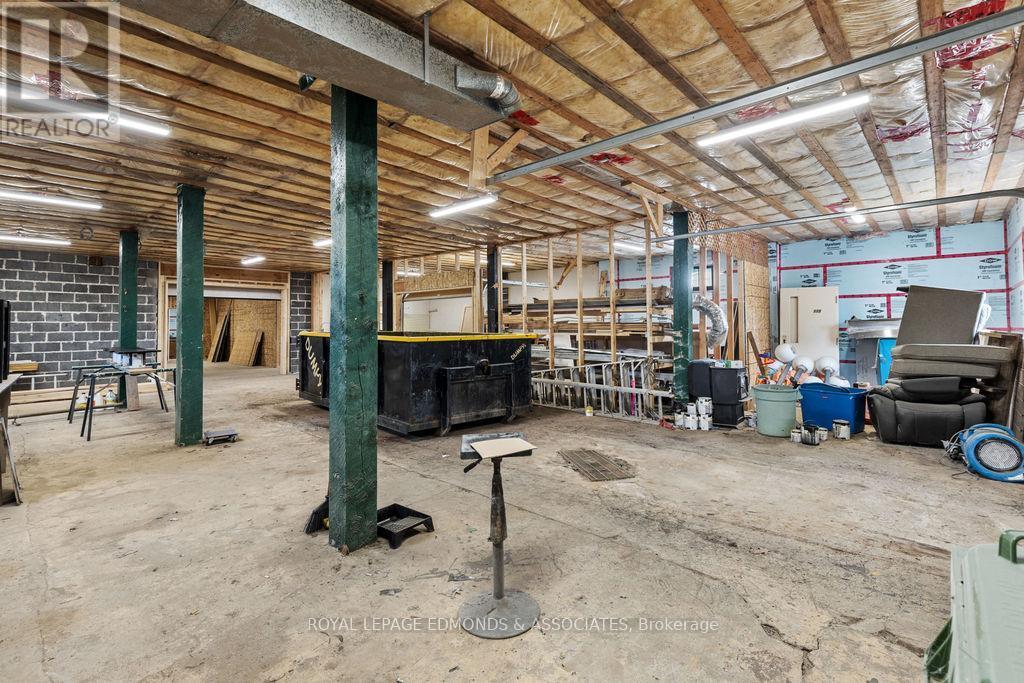 












381 SUPPLE STREET

,
Pembroke,




Ontario
K8A3H7

