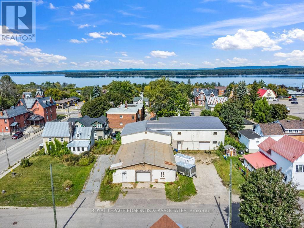 












381 SUPPLE STREET

,
Pembroke,




Ontario
K8A3H7

