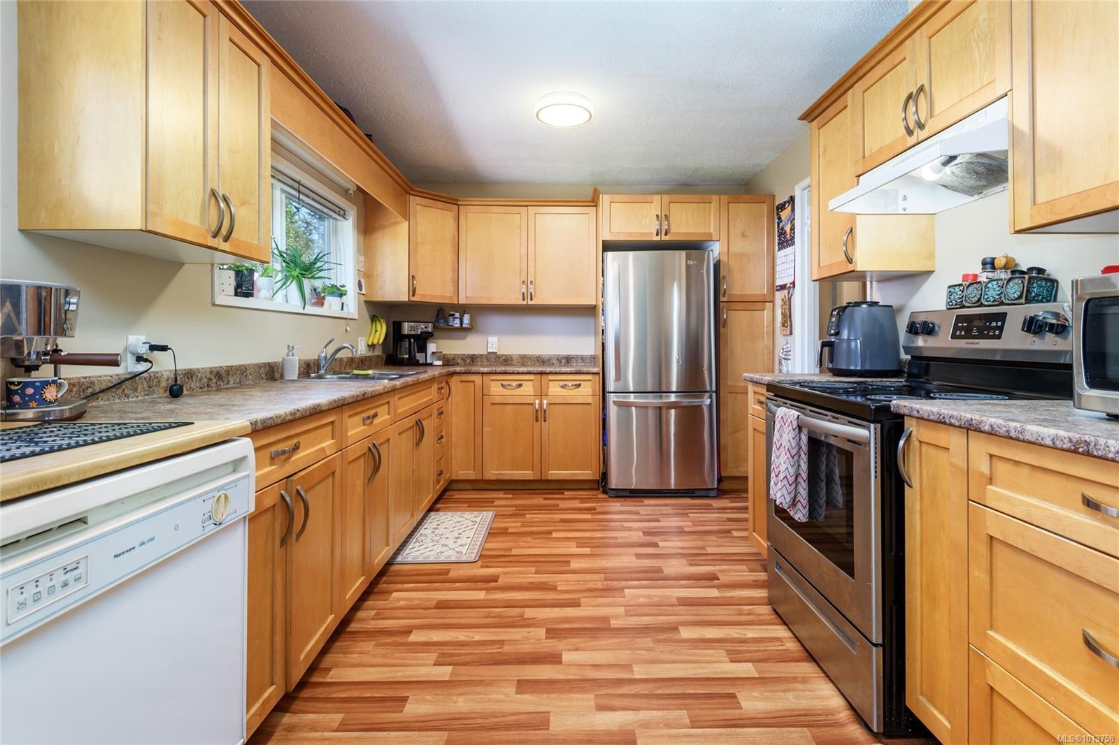 









2030


Black Creek

Rd,
Black Creek,




BC
V9J 1G5

