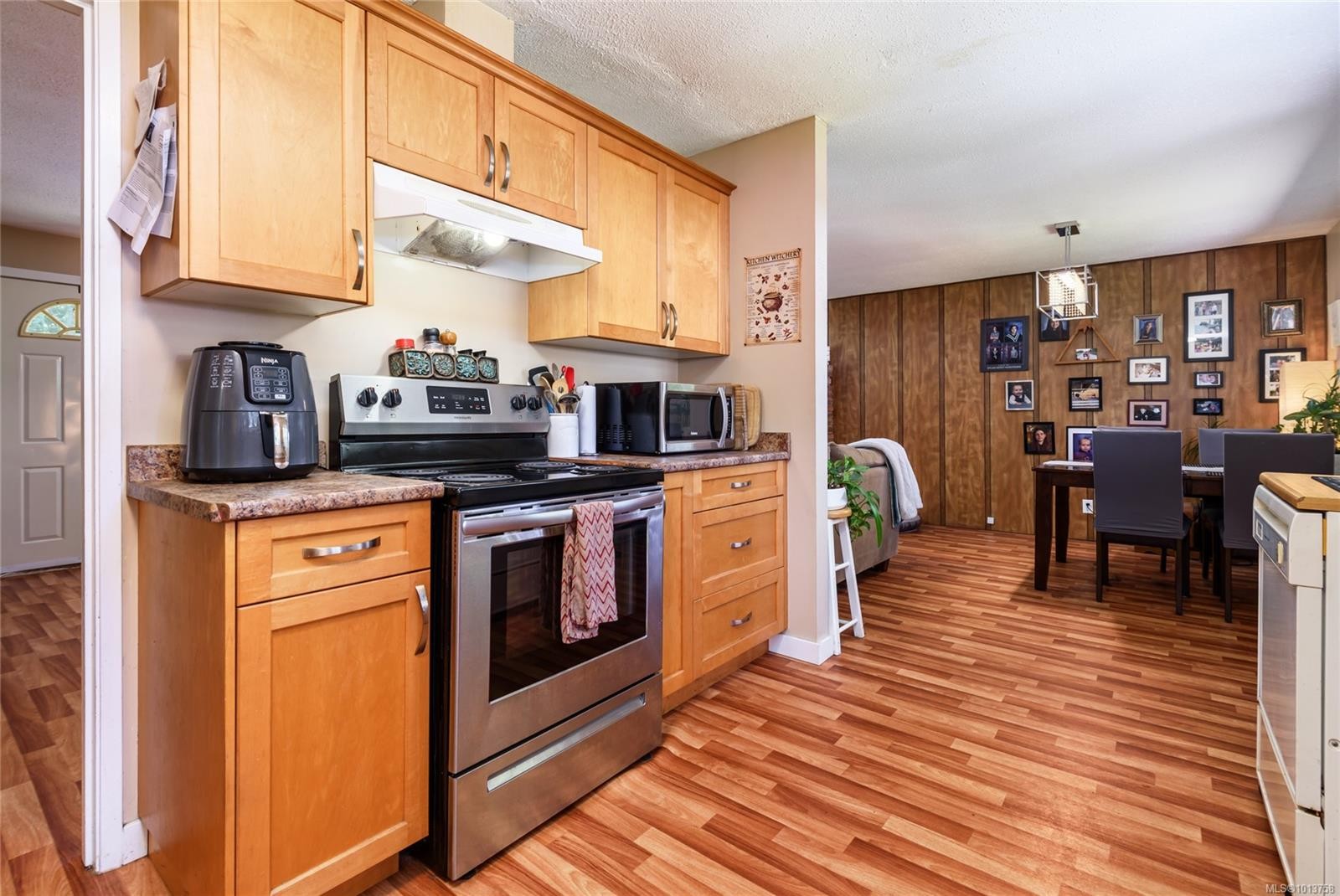 









2030


Black Creek

Rd,
Black Creek,




BC
V9J 1G5

