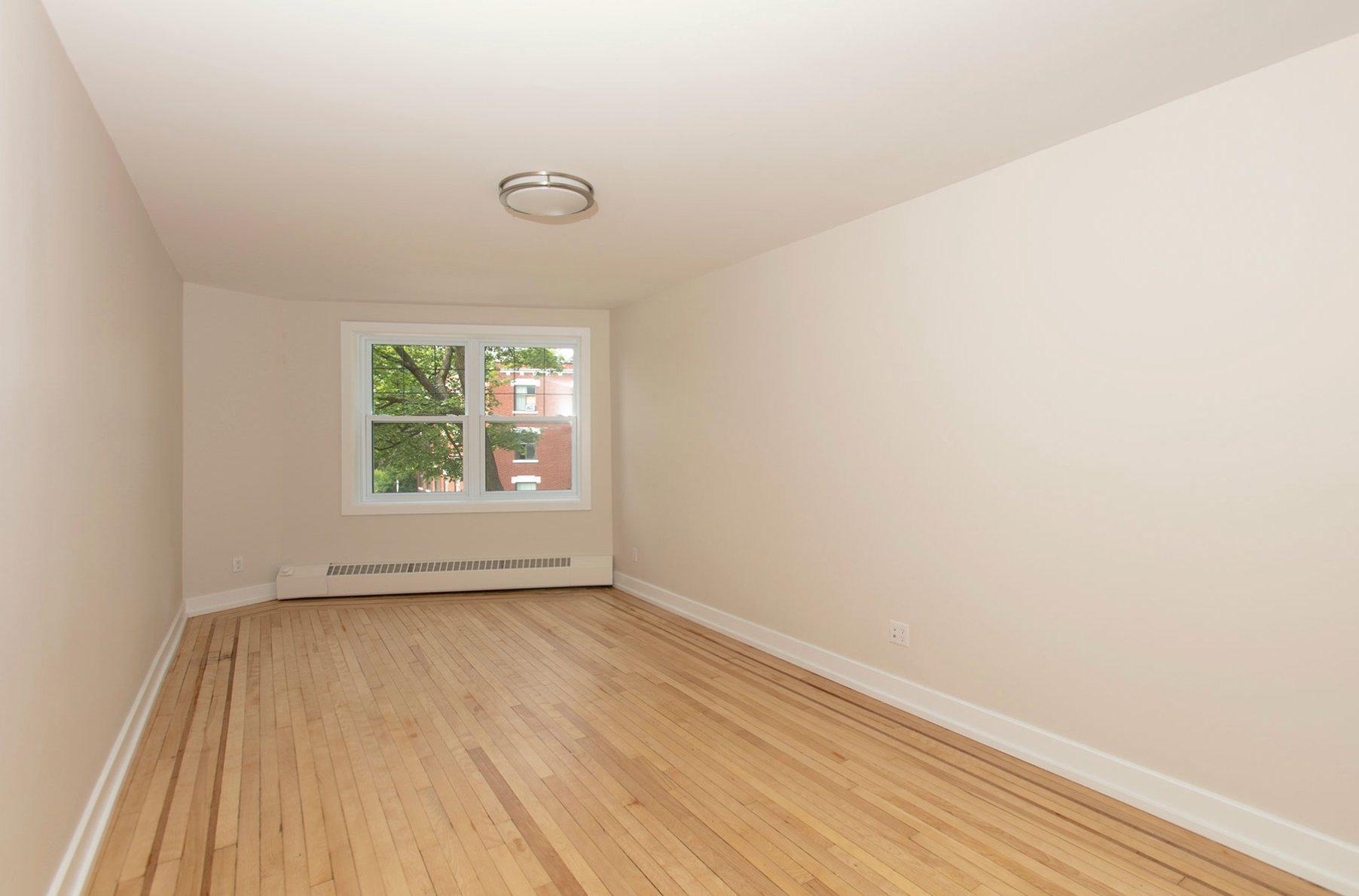 









6878


Rue Sherbrooke O.

, 37,
Montréal (Côte-des-Neiges/Notre-Dame-de-Grâce),




QC
H4B1P7

