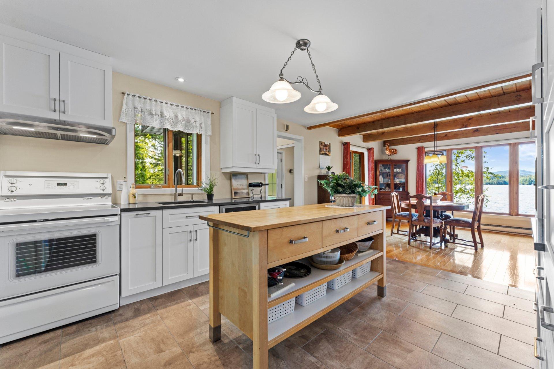 









490


Ch. Bouffard

,
Saint-Denis-de-Brompton,




QC
J0B2P0

