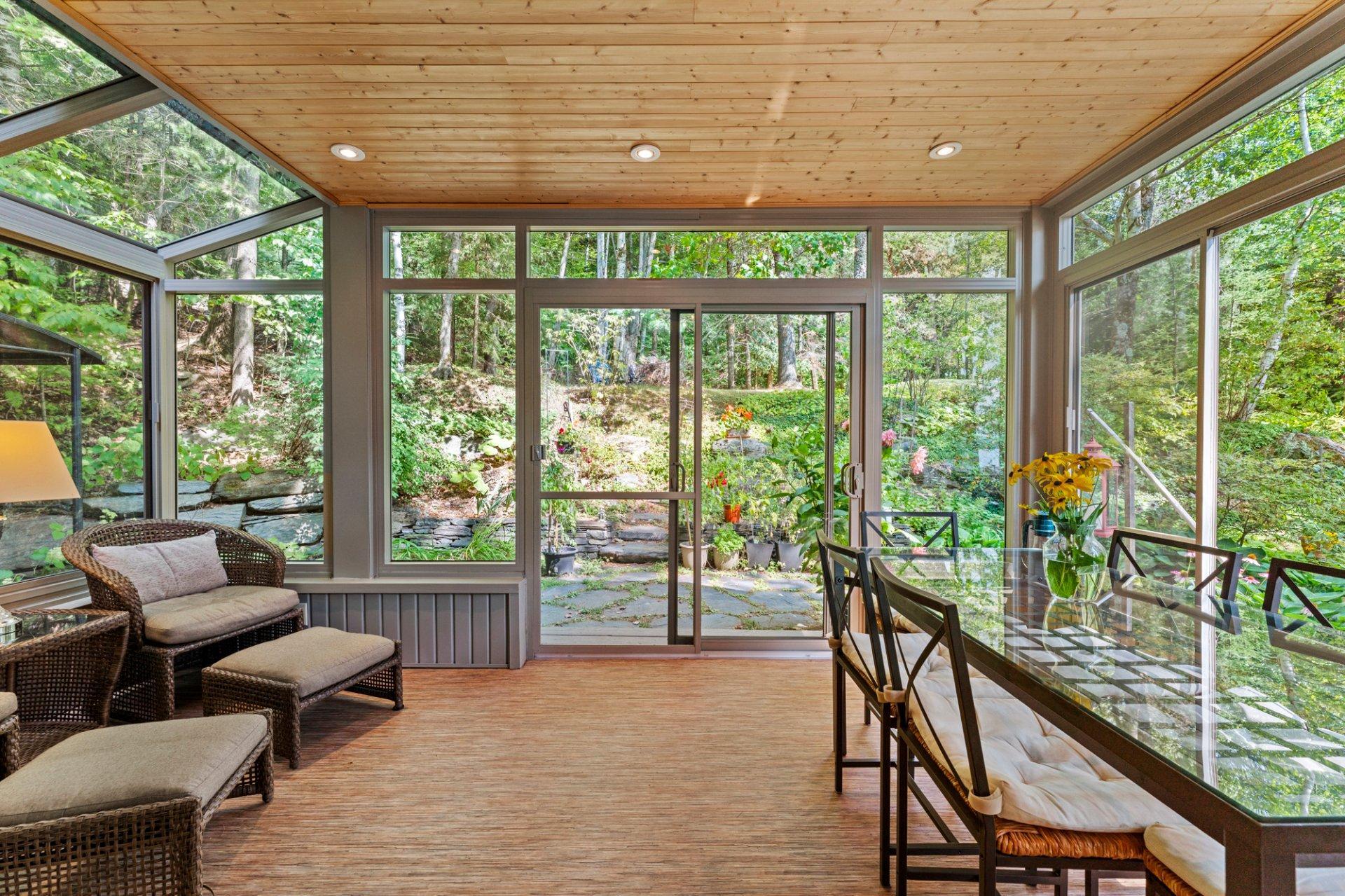 









490


Ch. Bouffard

,
Saint-Denis-de-Brompton,




QC
J0B2P0

